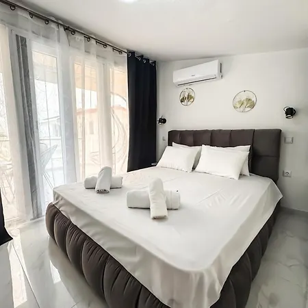 Piscina Mare #propertly * Nea Kallikrateia