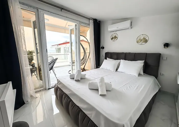 Piscina Mare #propertly Nea Kallikrateia